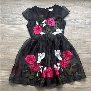 L’atiste | By Amy Floral Embroidered Dress - Black and Pink Size Small